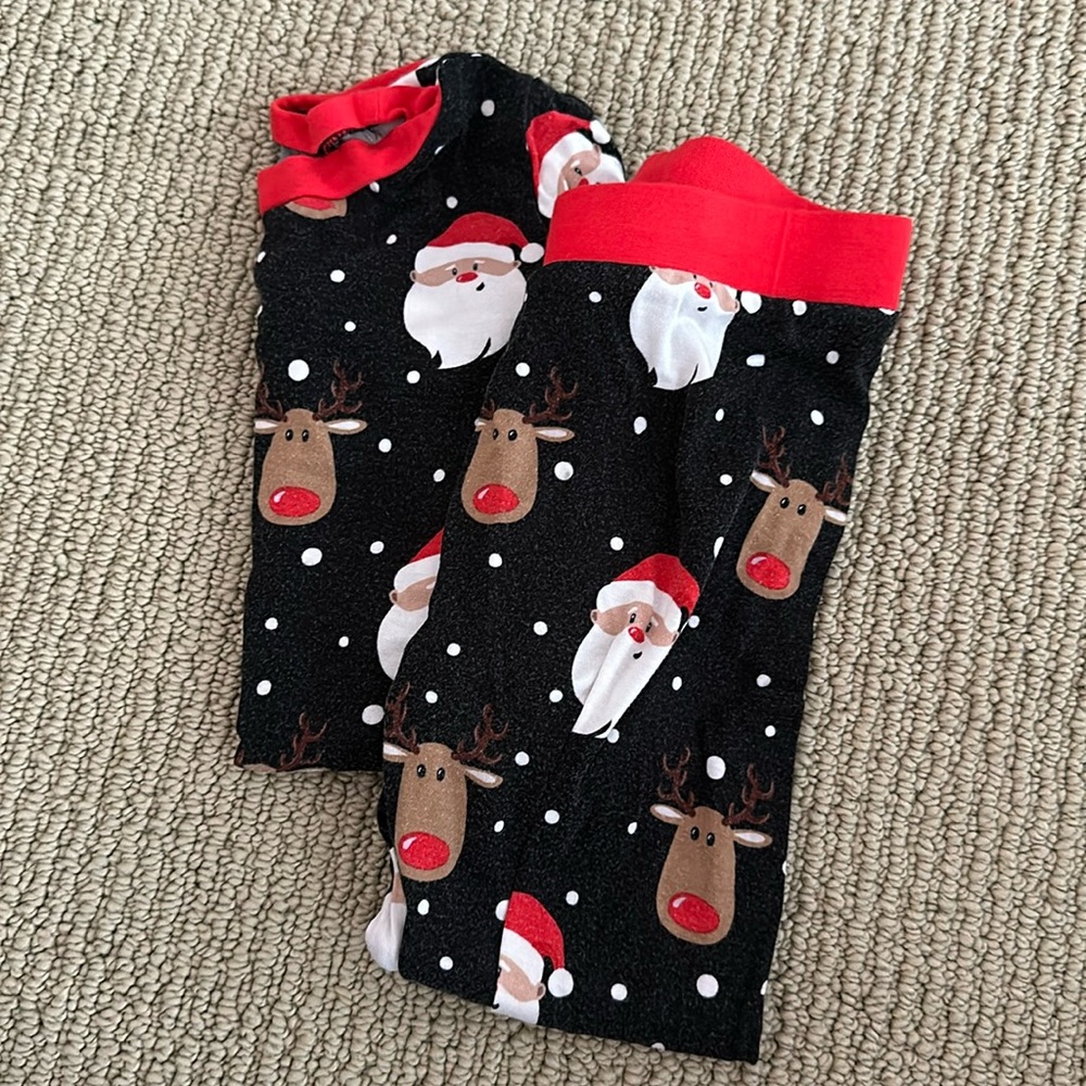 Christmas bums and roses pajamas. Great, used condition.